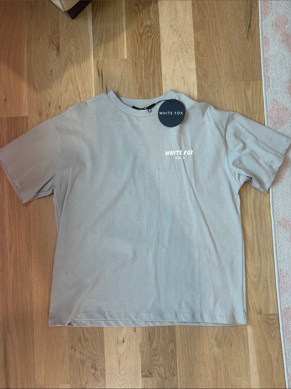 White Fox Boutique Women’s Short Sleeve Tee in Light Gray